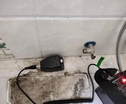 峰峰矿屋顶漏水维修公司分享下卫生间漏水的危害及解决方法
